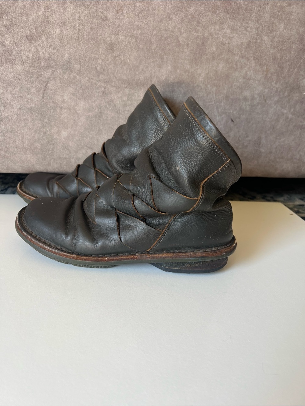 Trippen Men's Brown Leather Slouch Ankle Boots with Braided Upper